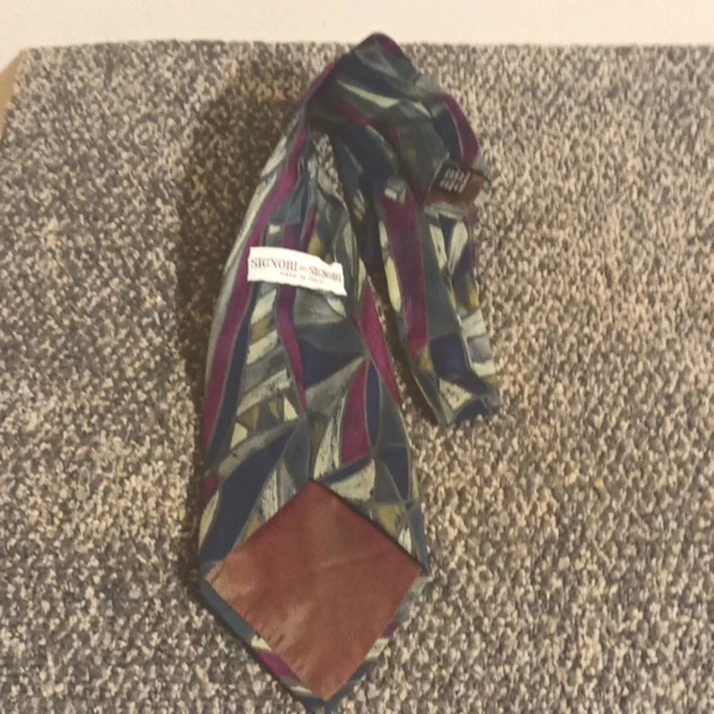 Signori Dei Signori 100 % Silk Mens Tie Modern Design